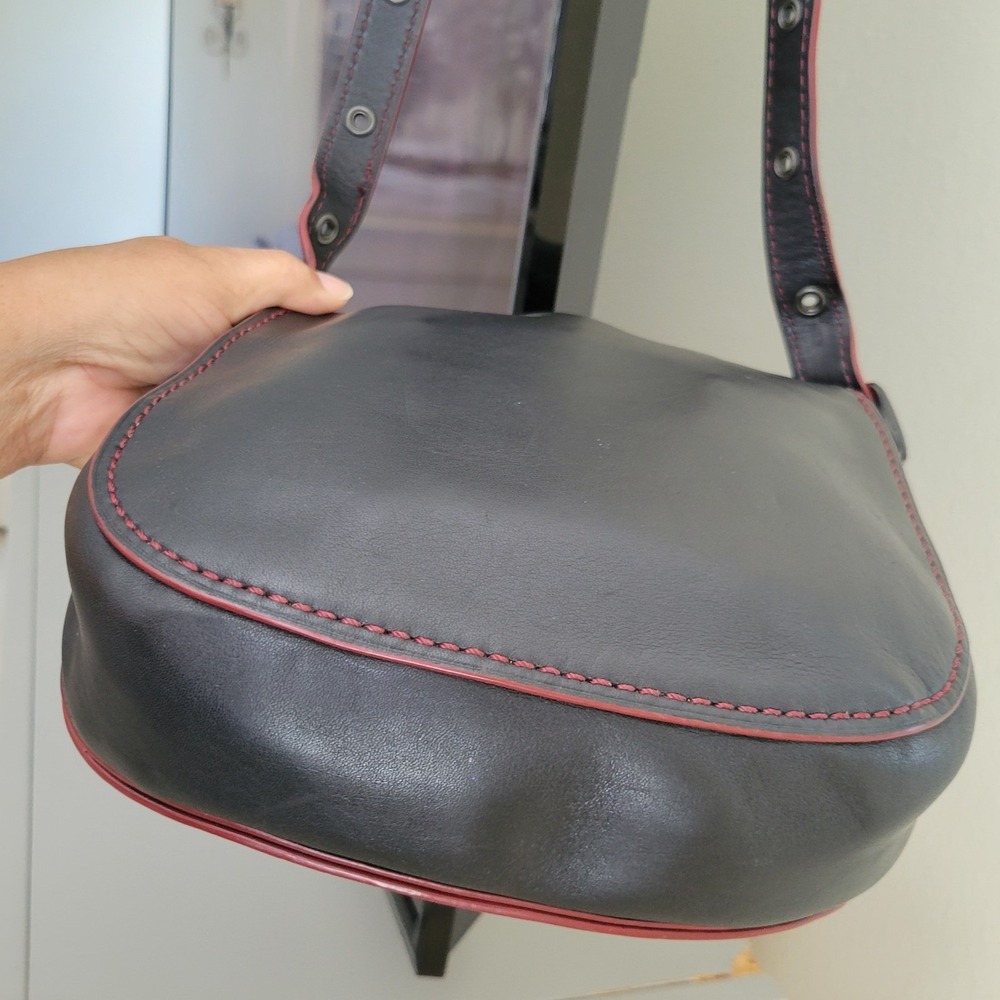 Coach 1941 Saddle Bag 23 Black Glovetanned Leather Crossbody 20115 Burgundy Trim - Picture 4 of 14